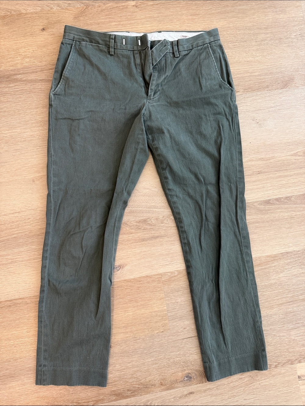 JCREW Men’s Olive Chino Pants